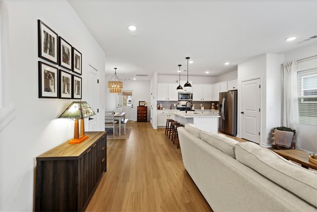 213 Oasis Dr, La Vergne, TN 37086