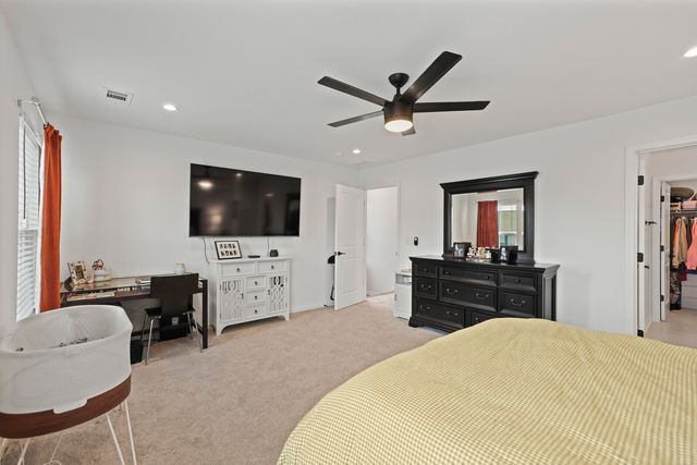 213 Oasis Dr, La Vergne, TN 37086