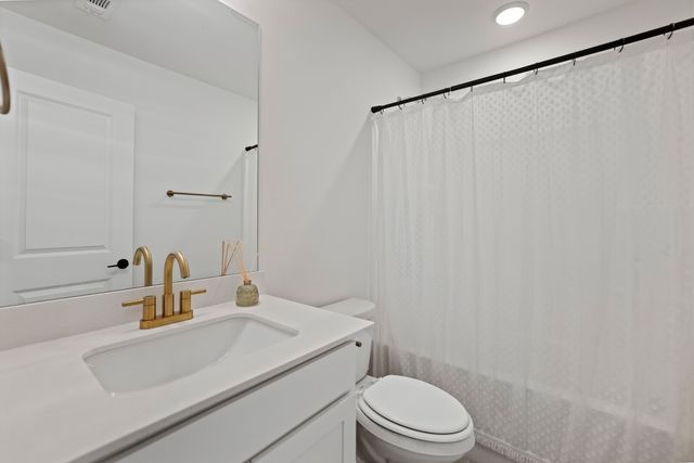 213 Oasis Dr, La Vergne, TN 37086