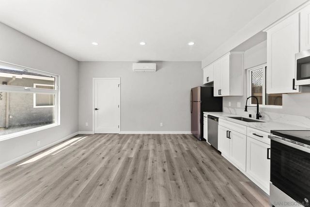 4864 Fond Du Lac Ct, San Diego, CA 92117