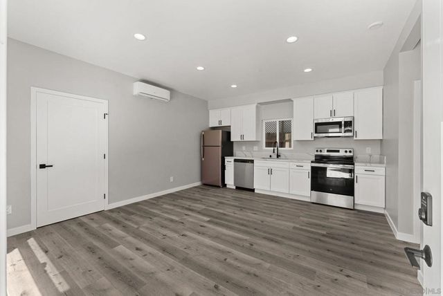 4864 Fond Du Lac Ct, San Diego, CA 92117