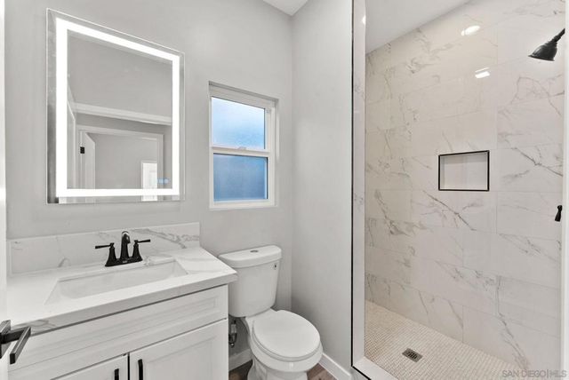 4864 Fond Du Lac Ct, San Diego, CA 92117