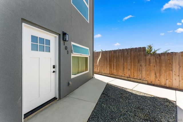 4864 Fond Du Lac Ct, San Diego, CA 92117