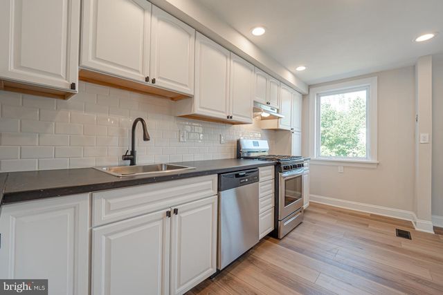 330 GRAMERCY DR, Clifton Heights, PA 19018