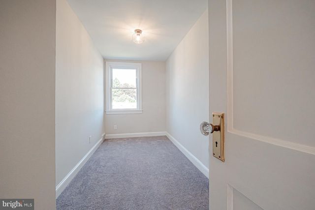 330 GRAMERCY DR, Clifton Heights, PA 19018