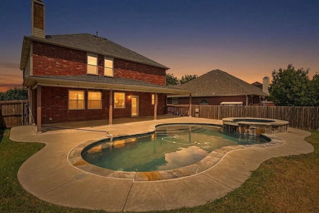 5400 Sonoma Drive, Fort Worth, TX 76244 — exterior