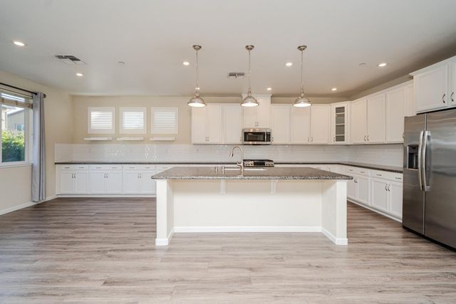 3965 Deergrass Cir, Rocklin, CA 95677