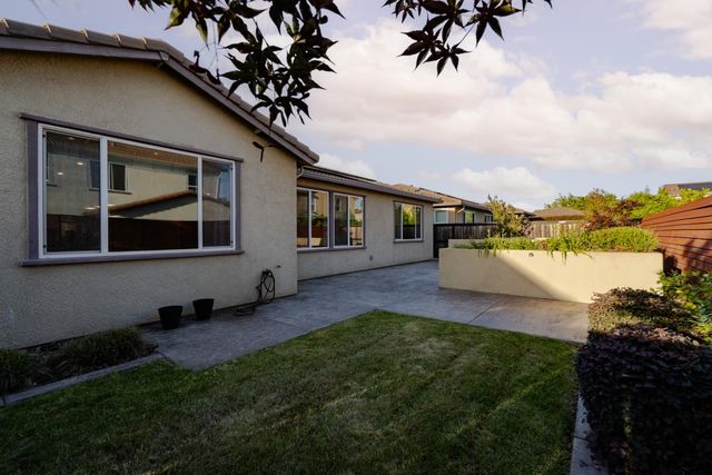 3965 Deergrass Cir, Rocklin, CA 95677