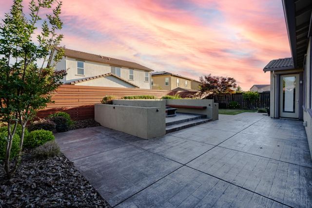 3965 Deergrass Cir, Rocklin, CA 95677