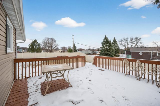 9656 Thomas Avenue N, Brooklyn Park, MN 55444