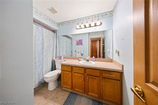 23174 Grist Mill Court, Olmsted Falls, OH 44138