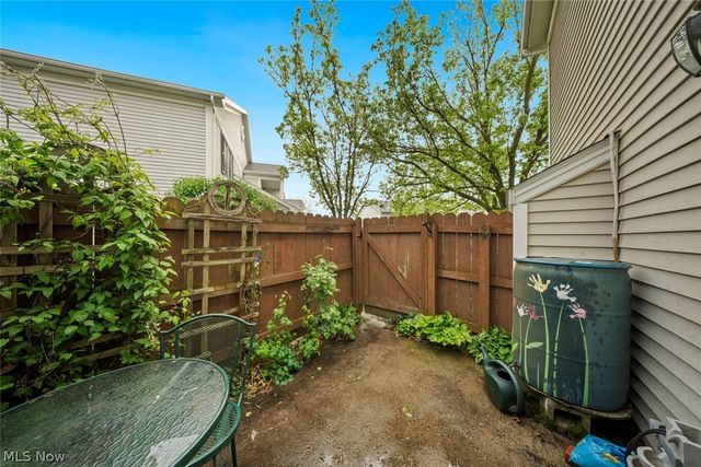 23174 Grist Mill Court, Olmsted Falls, OH 44138