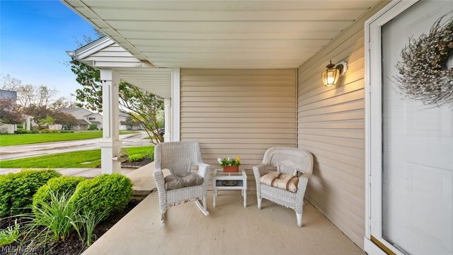 23174 Grist Mill Court, Olmsted Falls, OH 44138