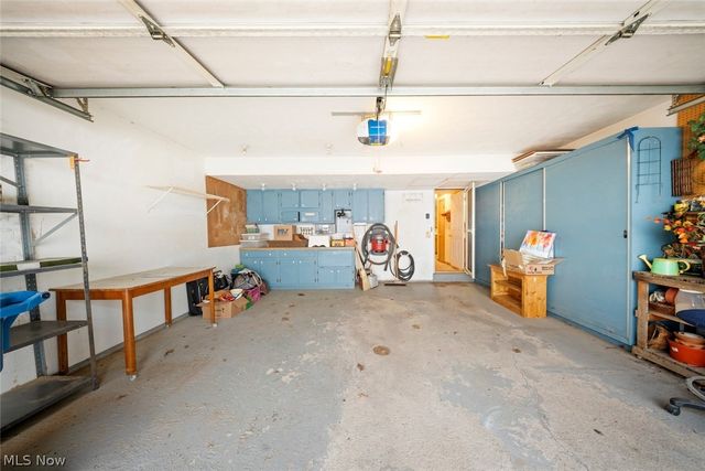 23174 Grist Mill Court, Olmsted Falls, OH 44138