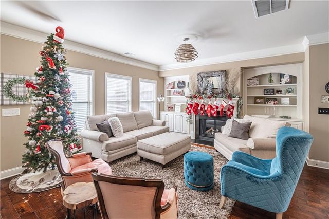 302 Barbados Lane, Suwanee, GA 30024