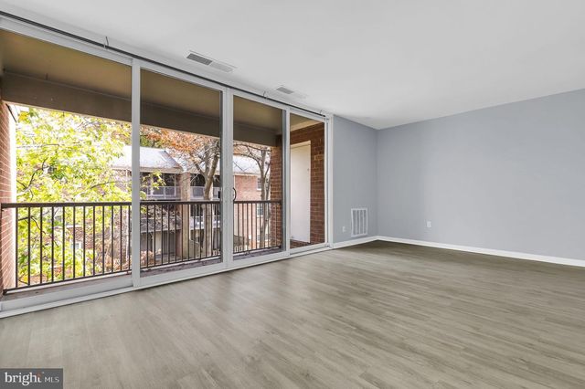 724 QUINCE ORCHARD BLVD #202, Gaithersburg, MD 20878