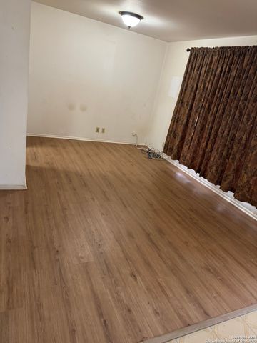 8411 Deer Hvn, San Antonio, TX 78230