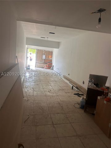 817 SW 8th St, Miami, FL 33130