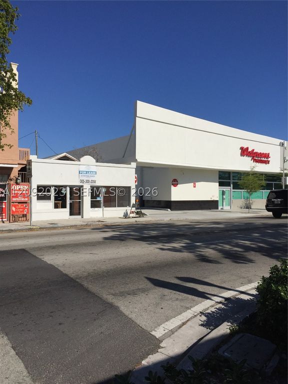 817 SW 8th St, Miami, FL 33130
