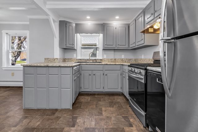 16 Market St, Lawrence, MA 01843