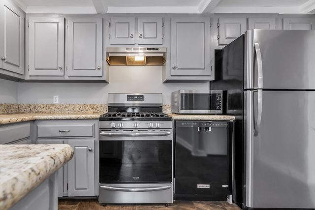 16 Market St, Lawrence, MA 01843