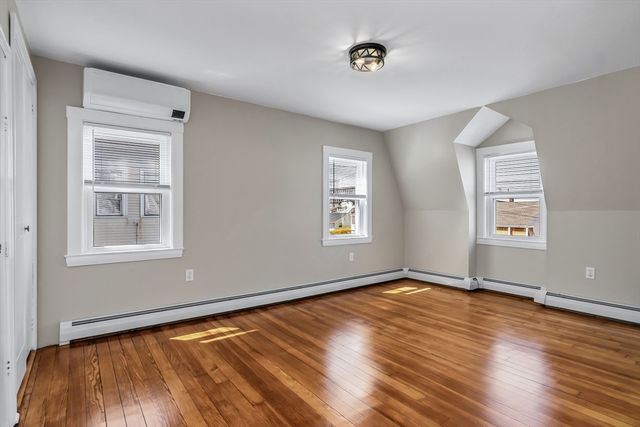 16 Market St, Lawrence, MA 01843