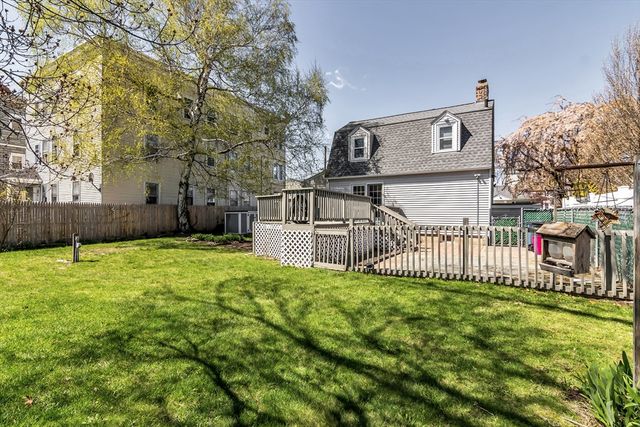 16 Market St, Lawrence, MA 01843