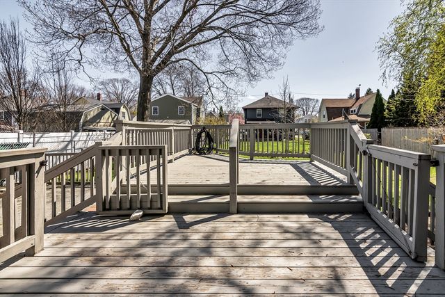 16 Market St, Lawrence, MA 01843