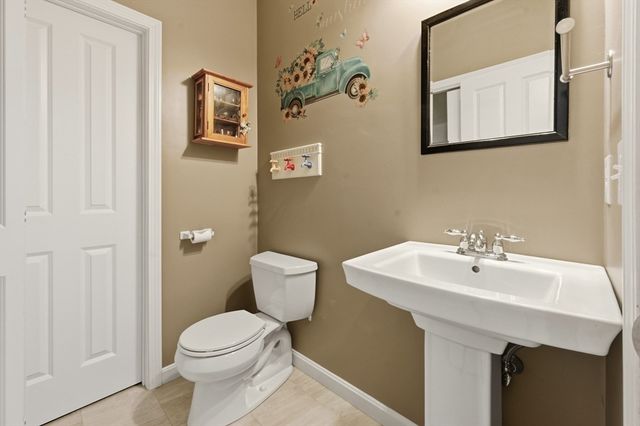 20 Crown St, Spencer, MA 01562