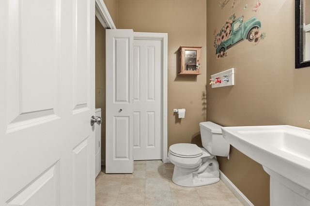 20 Crown St, Spencer, MA 01562