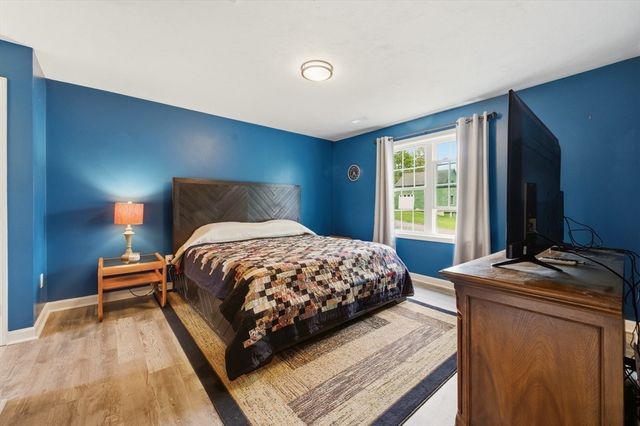 20 Crown St, Spencer, MA 01562