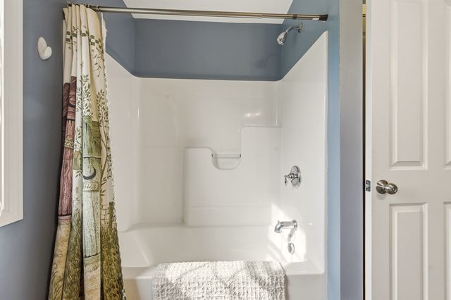20 Crown St, Spencer, MA 01562