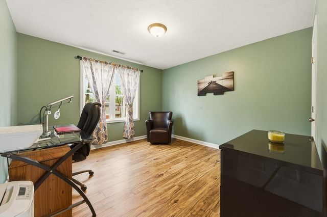 20 Crown St, Spencer, MA 01562