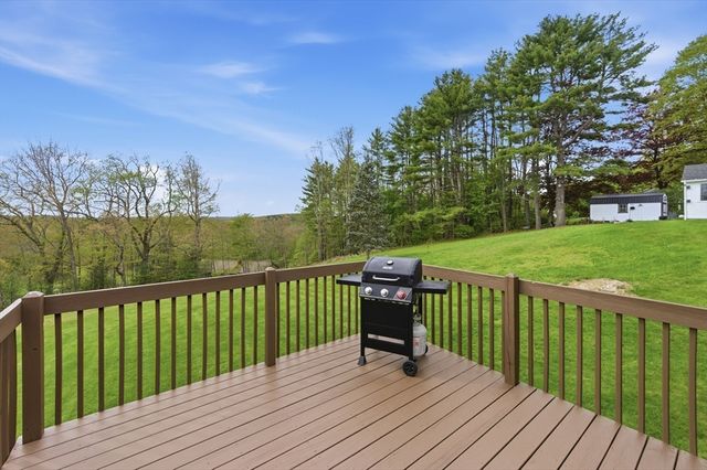 20 Crown St, Spencer, MA 01562