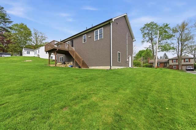 20 Crown St, Spencer, MA 01562