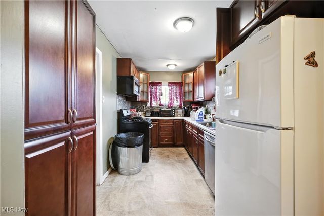 1611 E 48th Street, Ashtabula, OH 44004