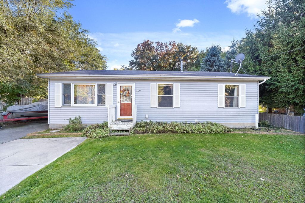 809 W Northrup Street, Lansing, MI 48911