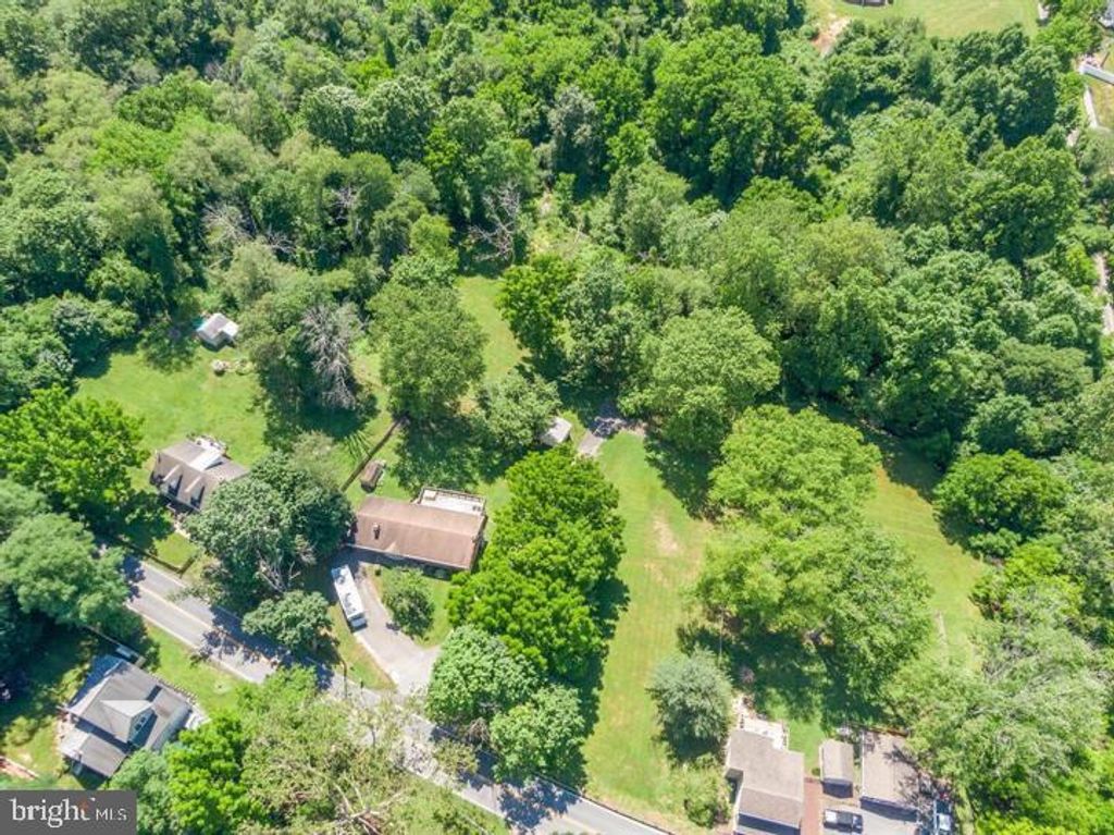 Image 11 of property listing at 152 HOPEWELL RD, Rising Sun, MD 21911