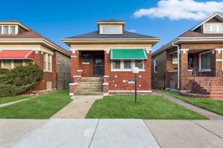 7931 S Calumet Avenue, Chicago, IL 60619