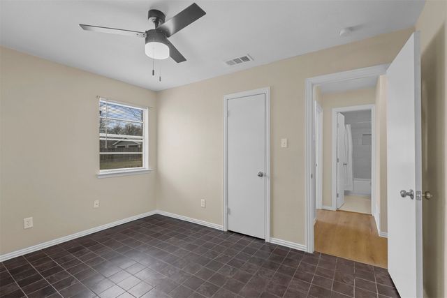 2801 Skyline Drive A, Sansom Park, TX 76114