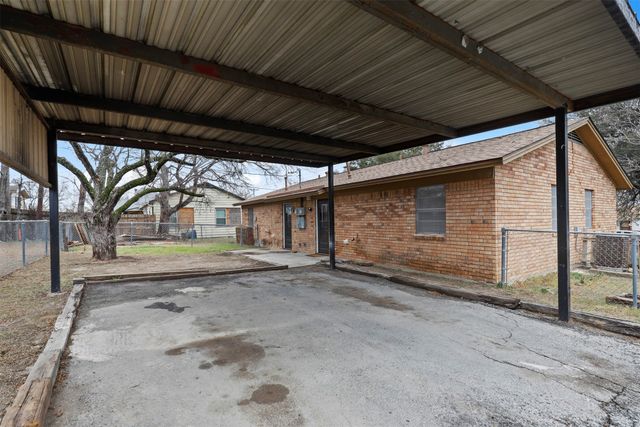 2801 Skyline Drive A, Sansom Park, TX 76114