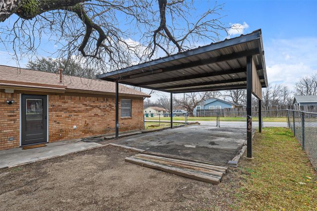 2801 Skyline Drive A, Sansom Park, TX 76114