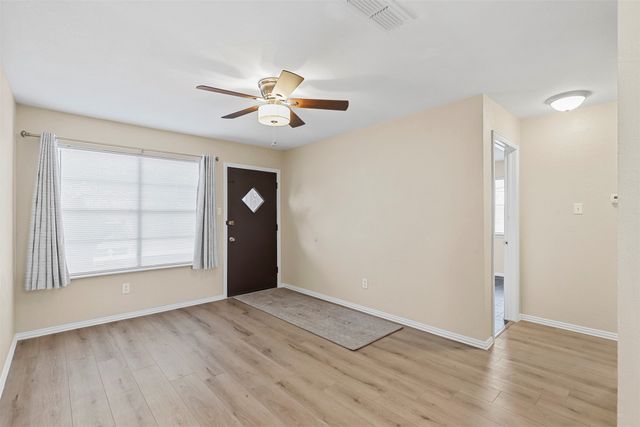 2801 Skyline Drive A, Sansom Park, TX 76114