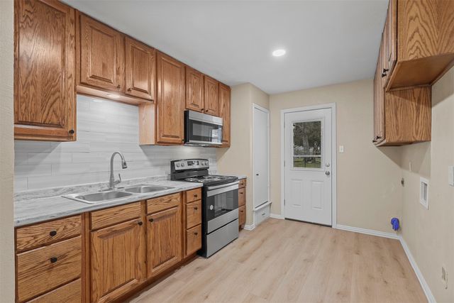 2801 Skyline Drive A, Sansom Park, TX 76114