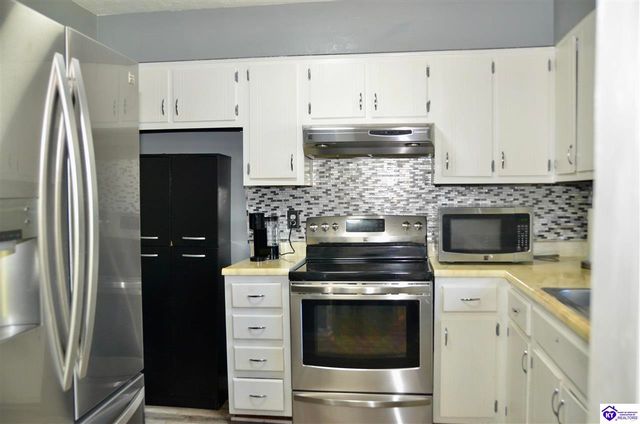 621 Independence Drive, Radcliff, KY 40160