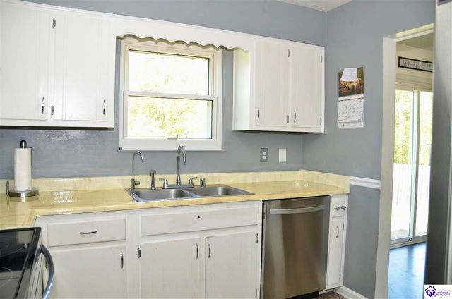 621 Independence Drive, Radcliff, KY 40160