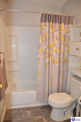 621 Independence Drive, Radcliff, KY 40160