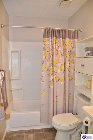 621 Independence Drive, Radcliff, KY 40160