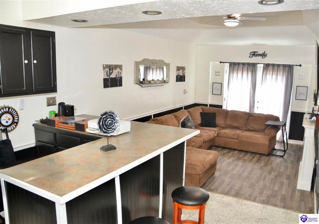 621 Independence Drive, Radcliff, KY 40160