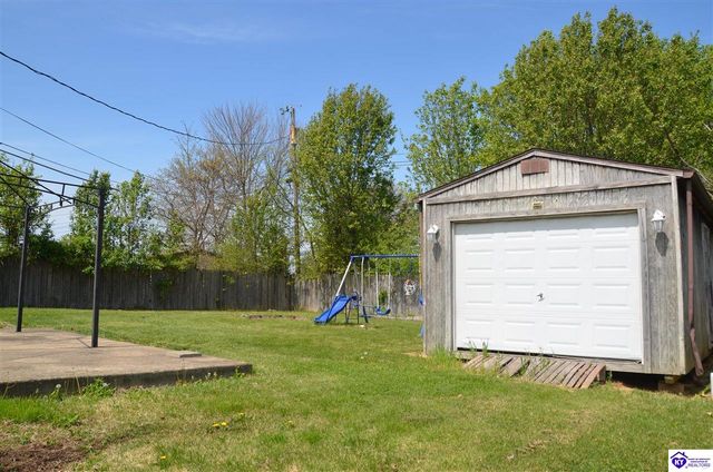621 Independence Drive, Radcliff, KY 40160